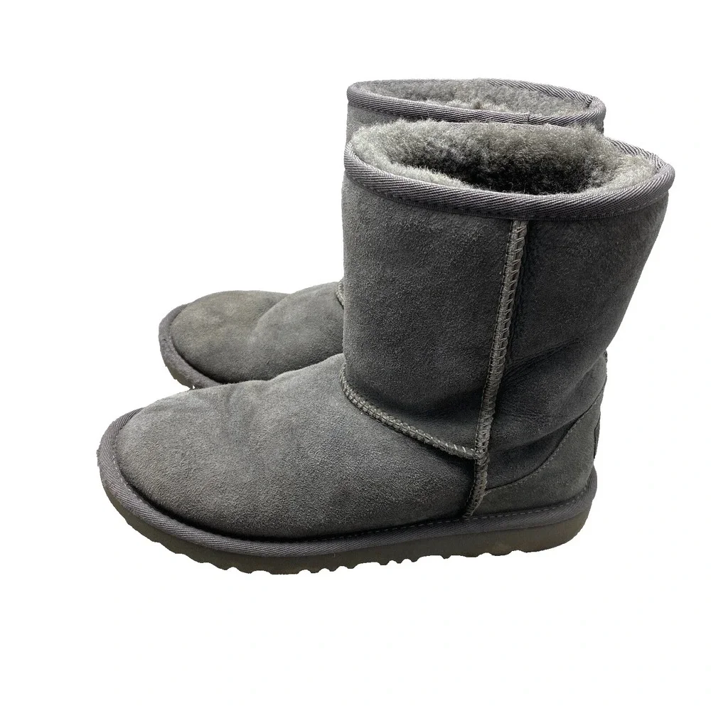 UGG Kids Classic II‎ Boot Size 5 Gray Winter Shearling 6.5
